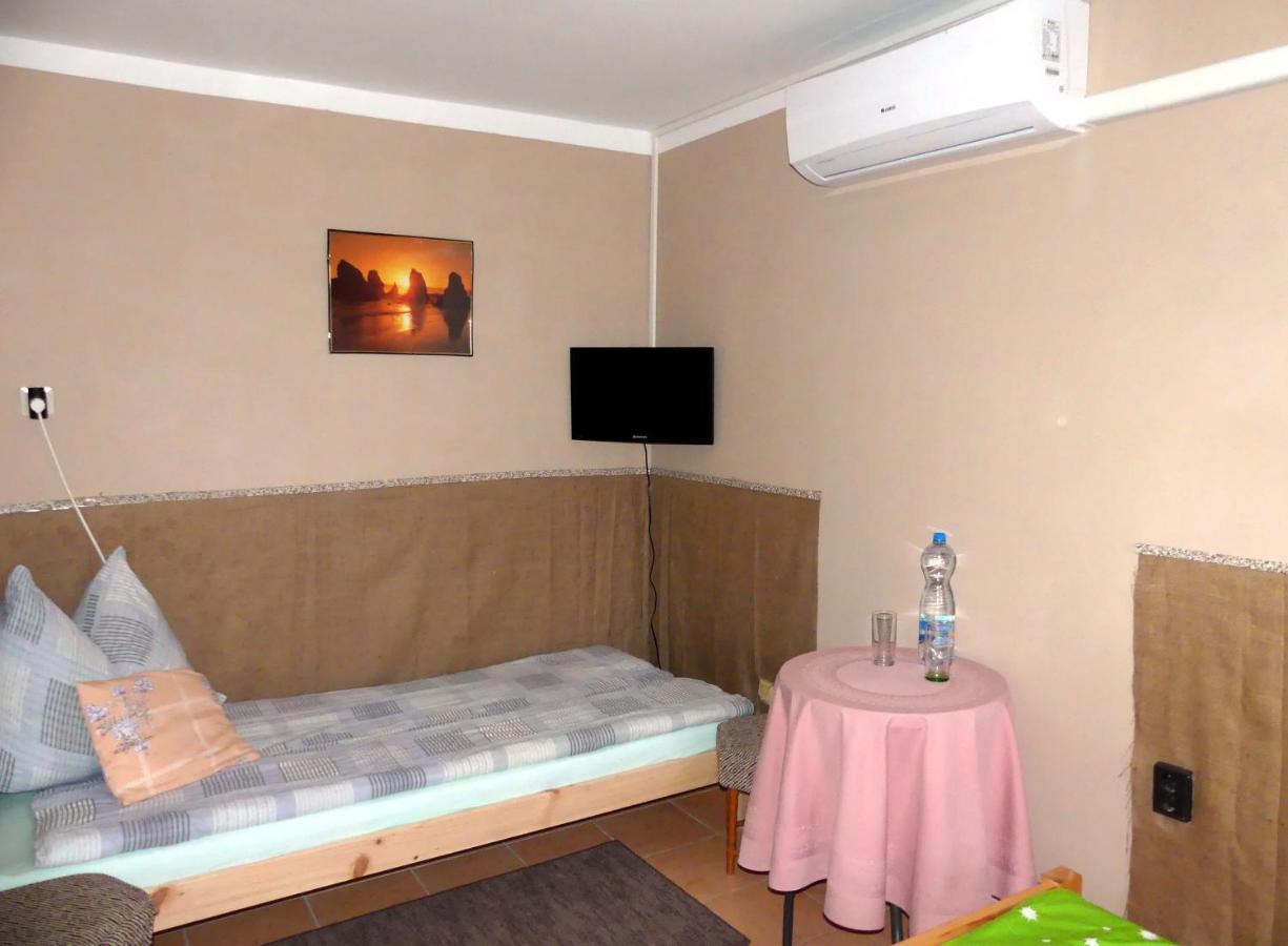 Hepphaz Apartment Harkány Екстериор снимка
