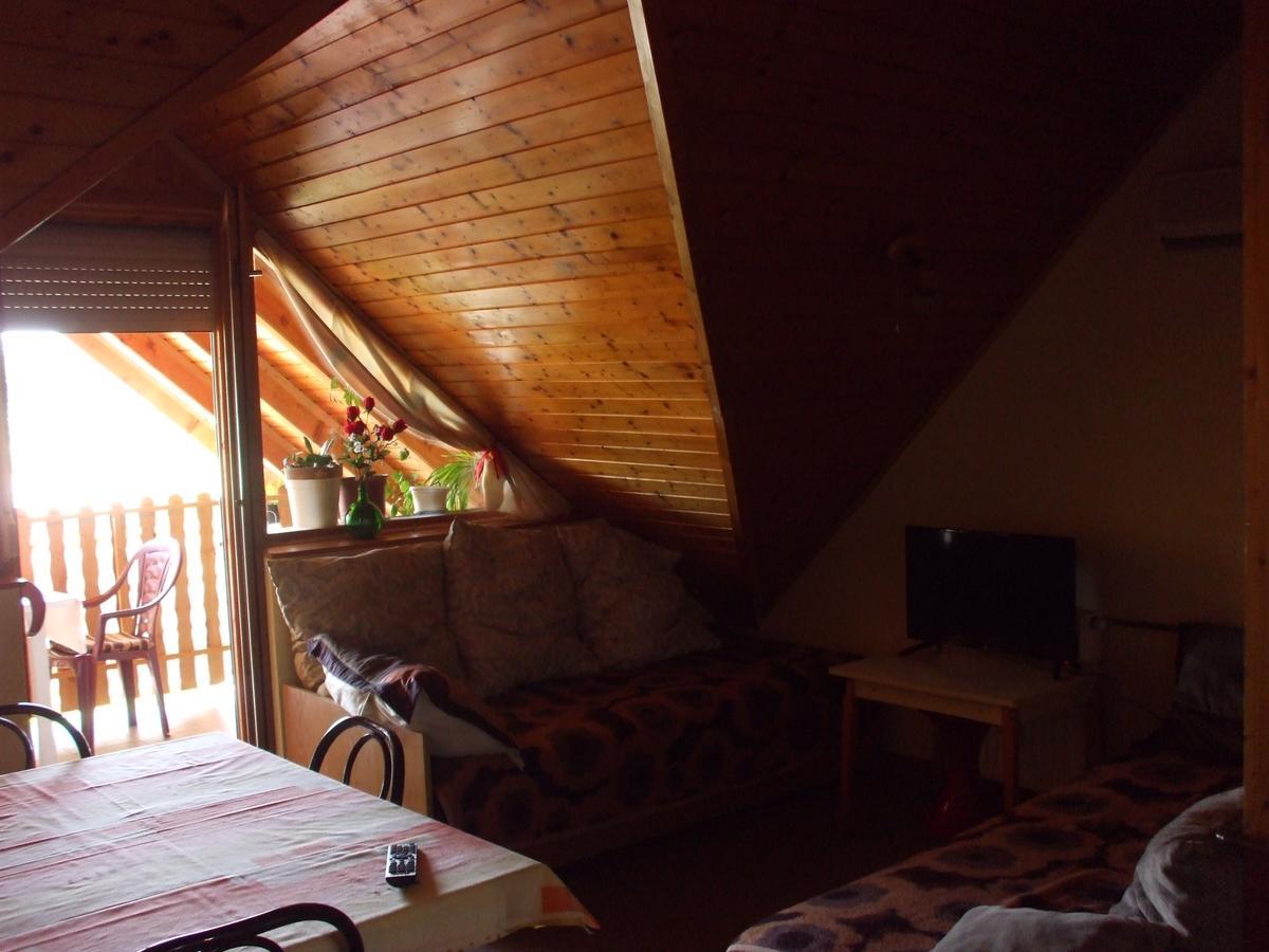 Hepphaz Apartment Harkány Екстериор снимка